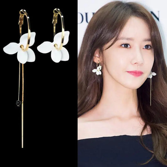 B404 Korean Fashion Asymmetrical Flower Earrings